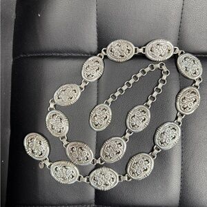 Vintage Silver-Tone Repoussé Floral Link Belt – 31” to 36.5” – Chain Extender